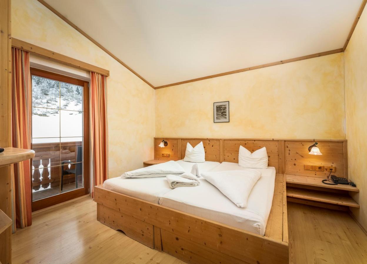 Alfaierhof-Bergheimat Hotell Gschnitz Exteriör bild